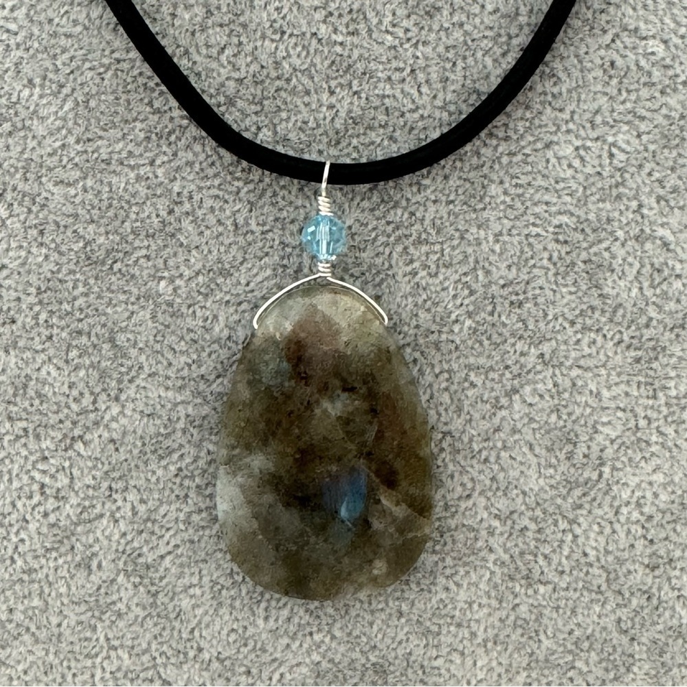 Artisan Blue Gray Labradorite Gem Pendant on Black Leather Cord Necklace NEW - Picture 4 of 16